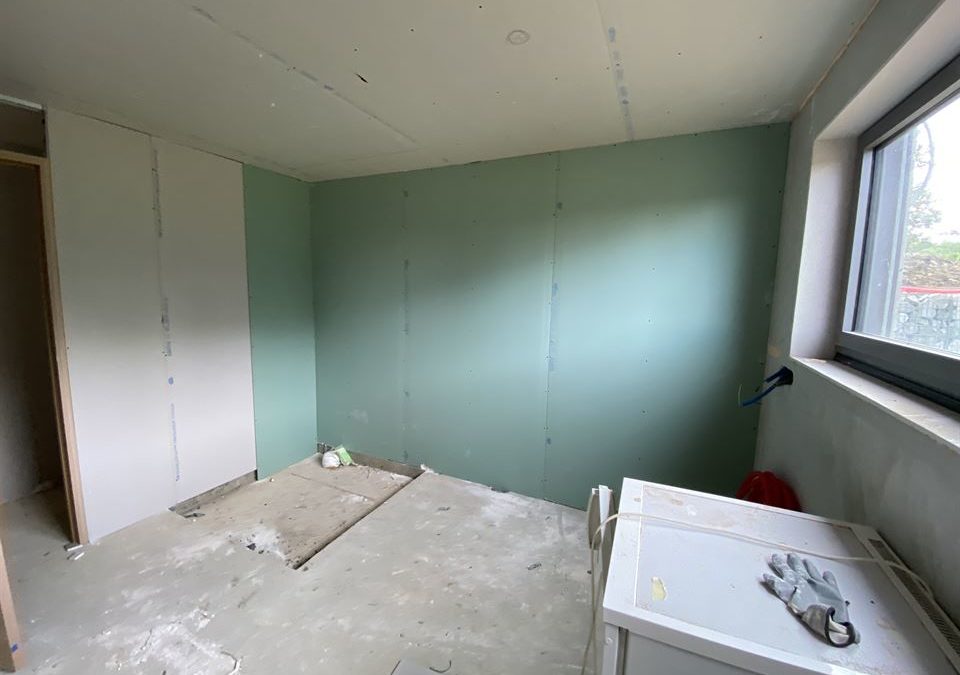 Travaux de peinture dans le Haut-Rhin : tendances actuelles pour moderniser votre intérieur